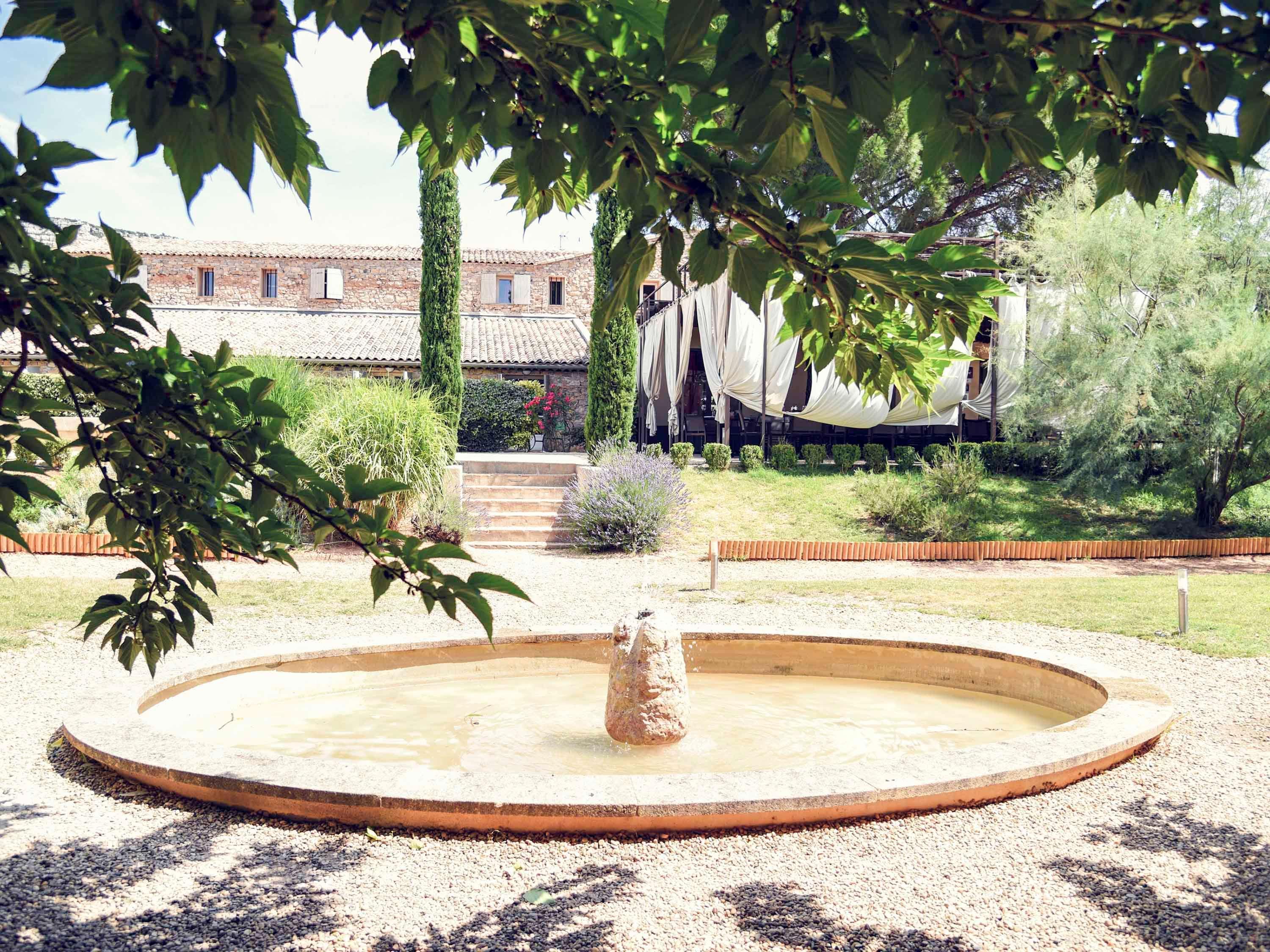 Mercure Aix-En-Provence Sainte-Victoire Chateauneuf-le-Rouge Exterior photo
