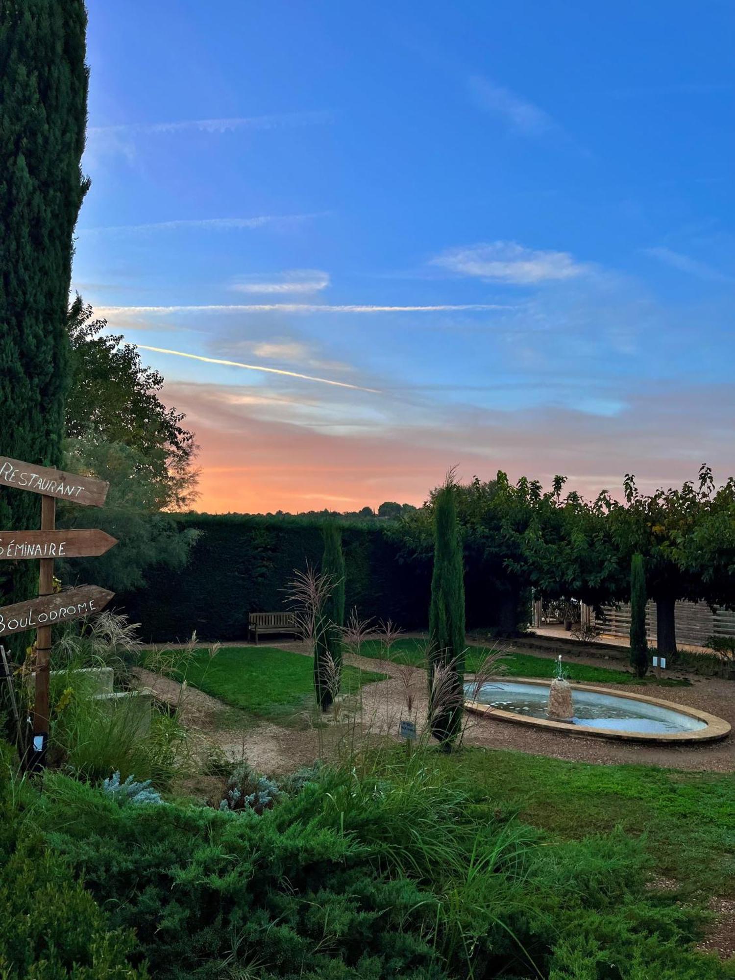 Mercure Aix-En-Provence Sainte-Victoire Chateauneuf-le-Rouge Exterior photo